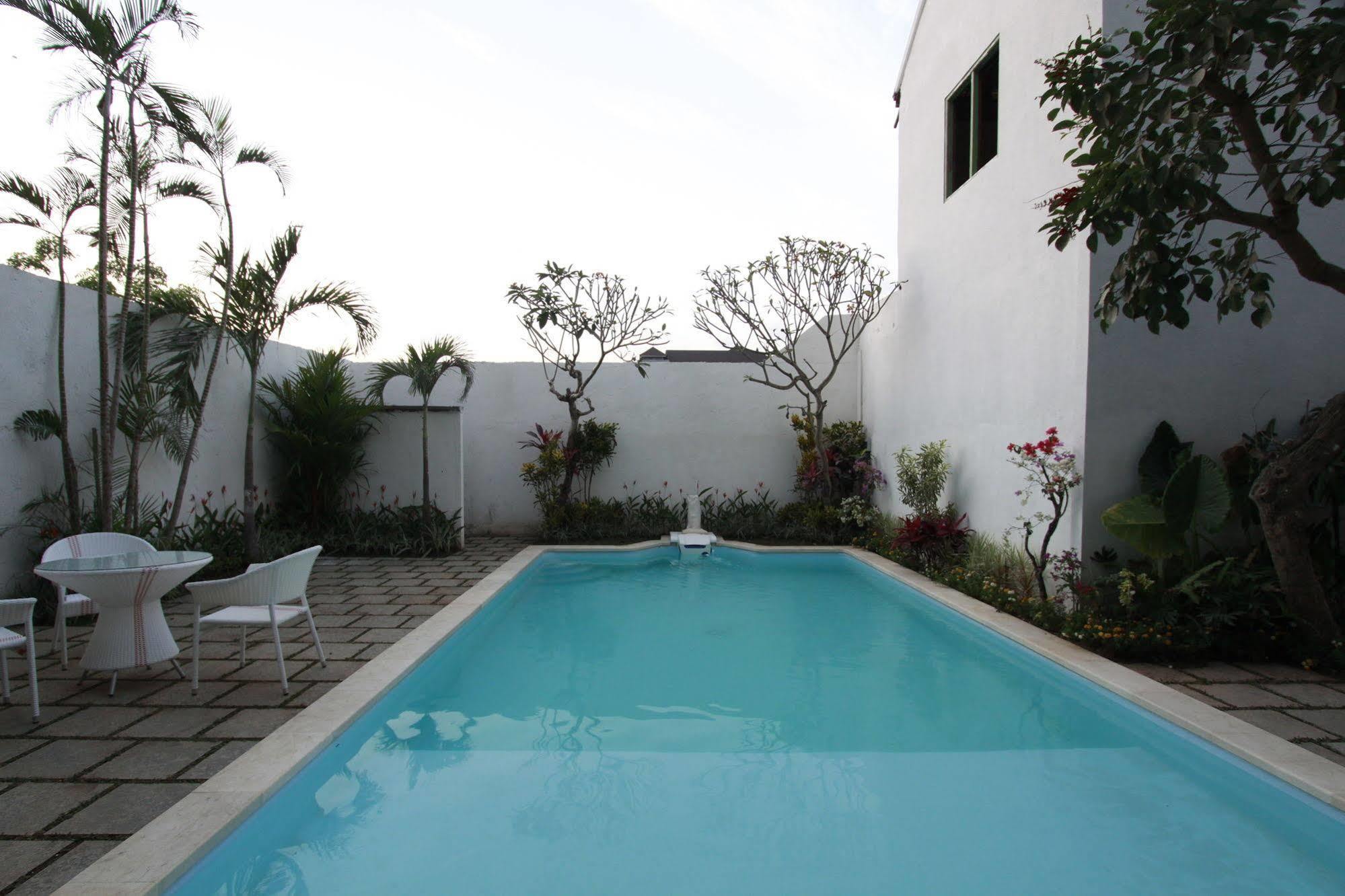 Hotel Spazzio Bali 3*